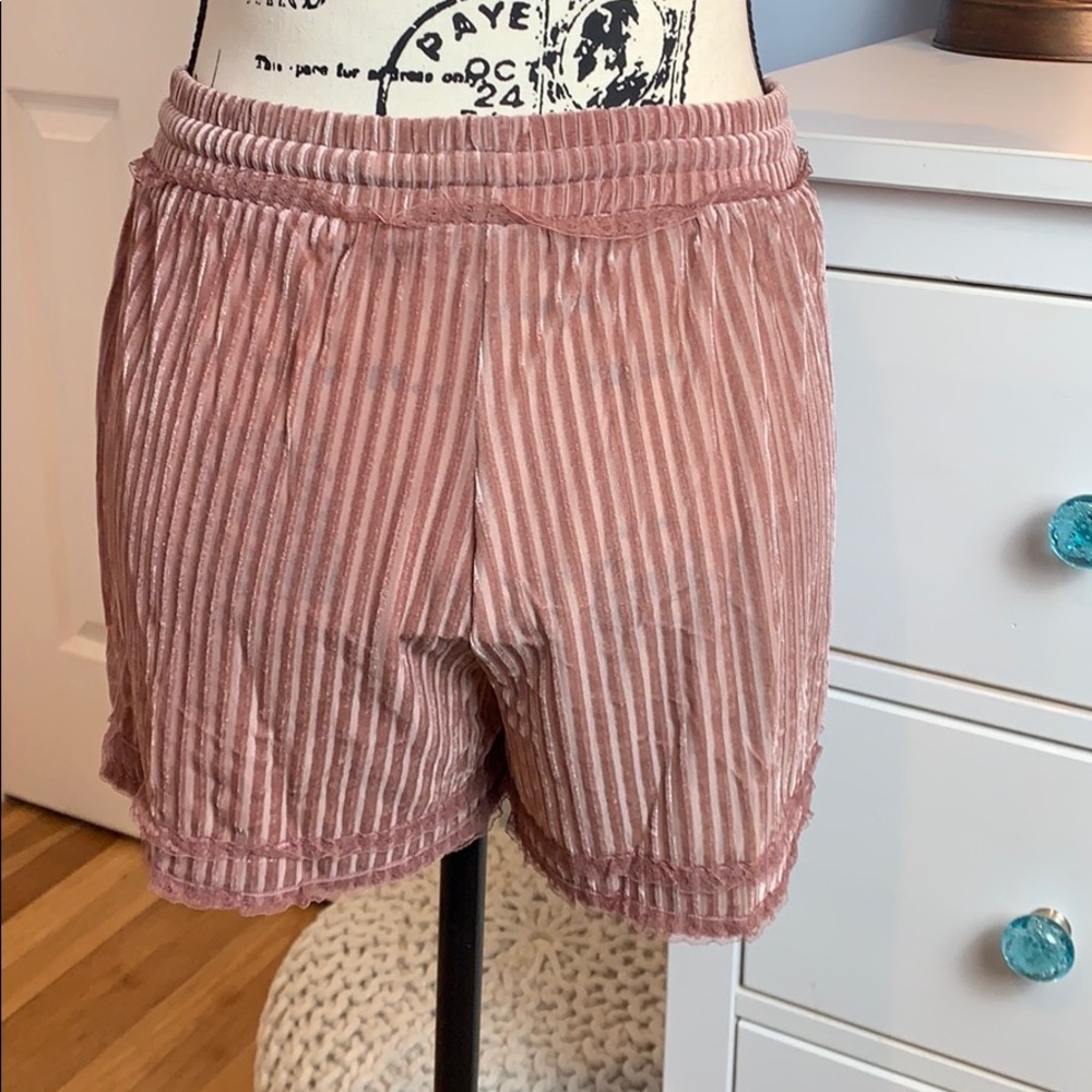 POL Velvet Burnout Vertical Stripe Shorts - Picture 6 of 9